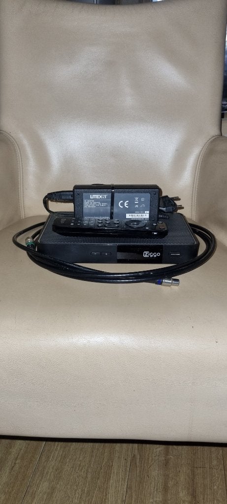 Ziggo TV-BOX, Ophalen of Verzenden, Zo goed als nieuw, Decoder