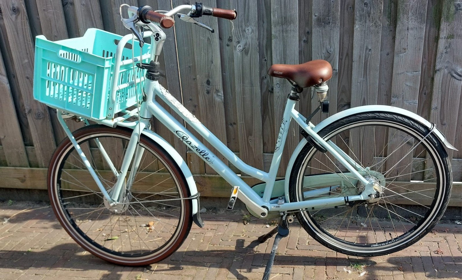 meidenfiets met voordrager en krat, wielmaat 28 inch, Ophalen, Gebruikt, Versnellingen, Gazelle