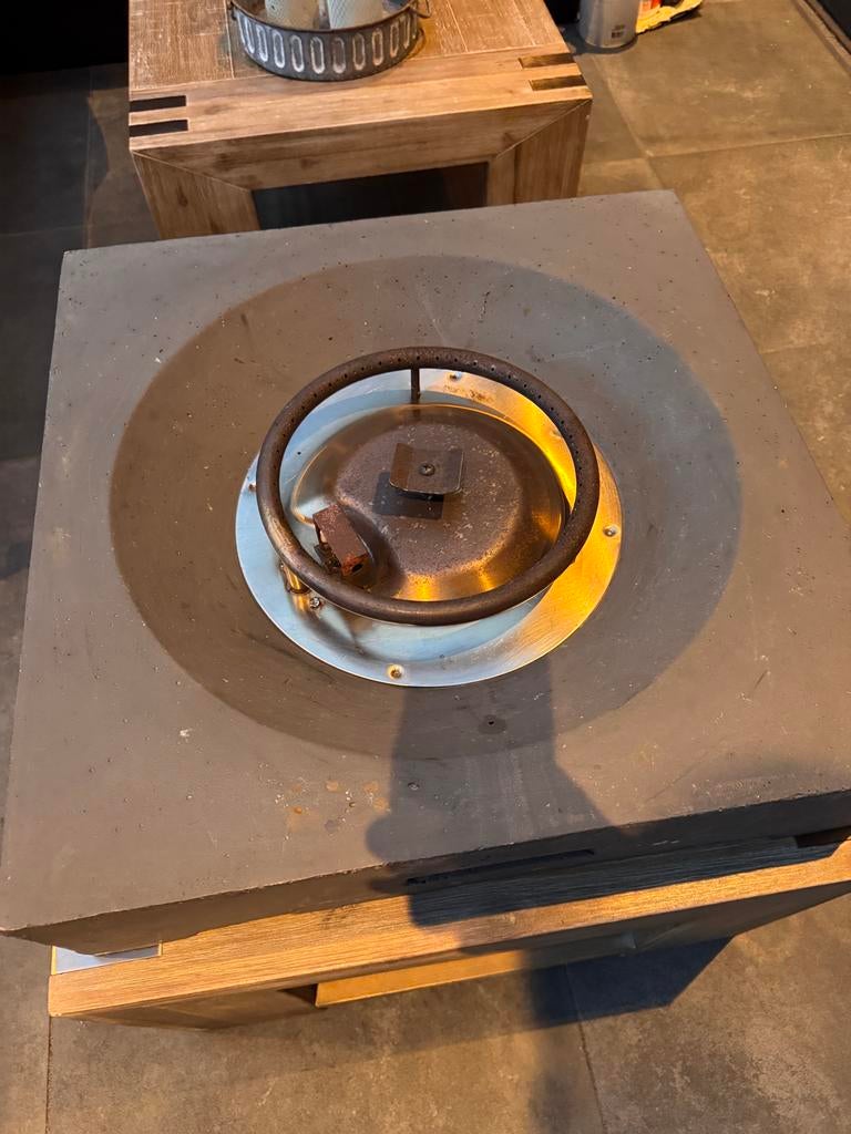 vuurtafel met elektronische ontsteking, Tuin en Terras, Ophalen, Gebruikt