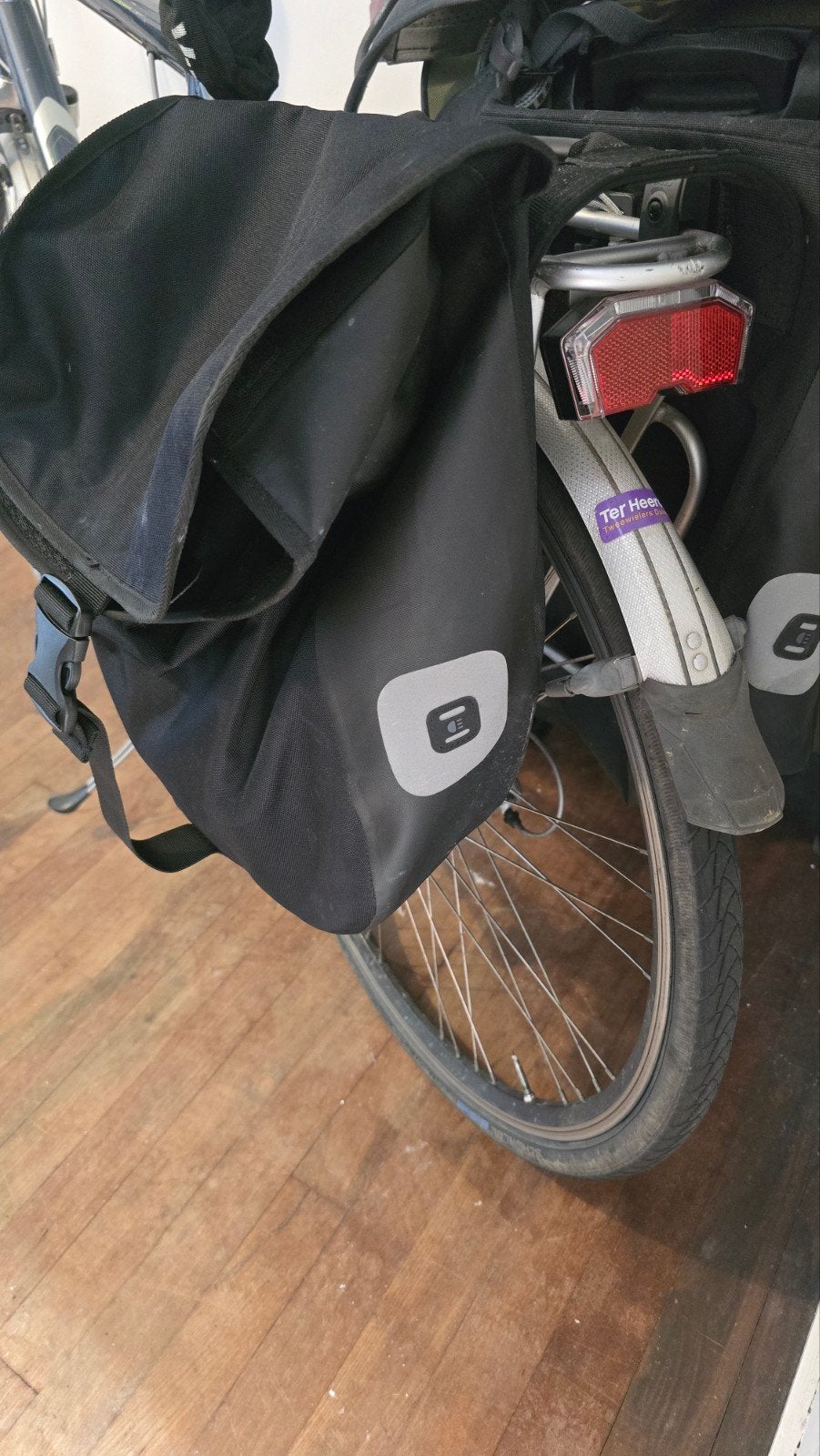 Trek Navigator T200 XL met tassen en 2 sloten, Ophalen