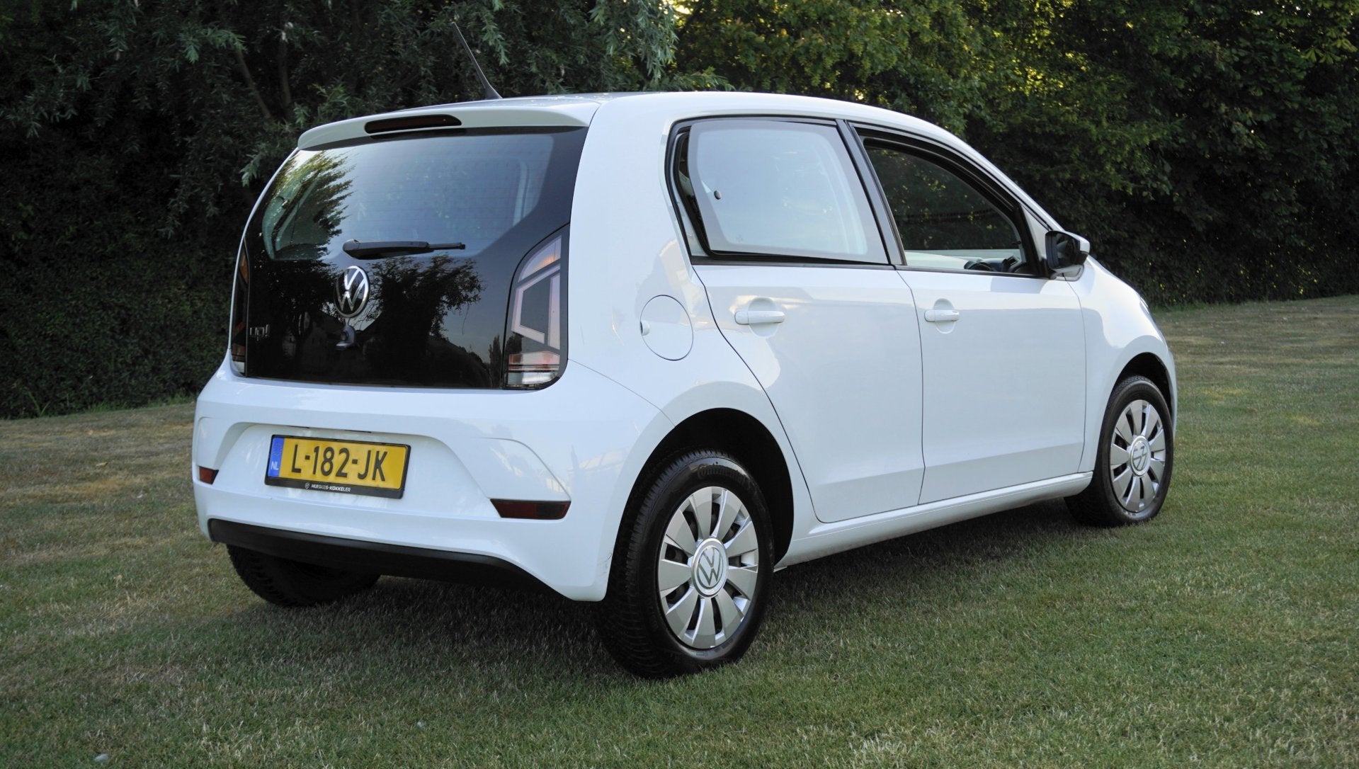 Volkswagen Up! 1.0 5drs Airco blue tooth, Stof, Gebruikt, 4 stoelen, Origineel Nederlands