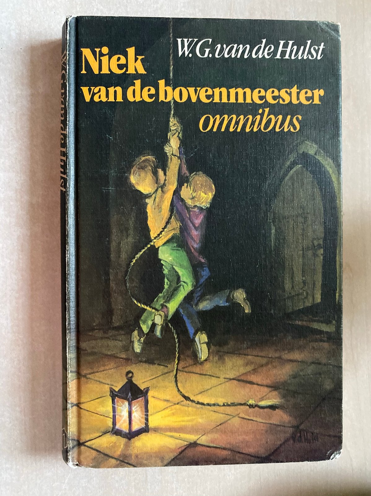 Niek van de bovenmeester (W.G. van der Hulst), Boeken, Ophalen of Verzenden, Gelezen