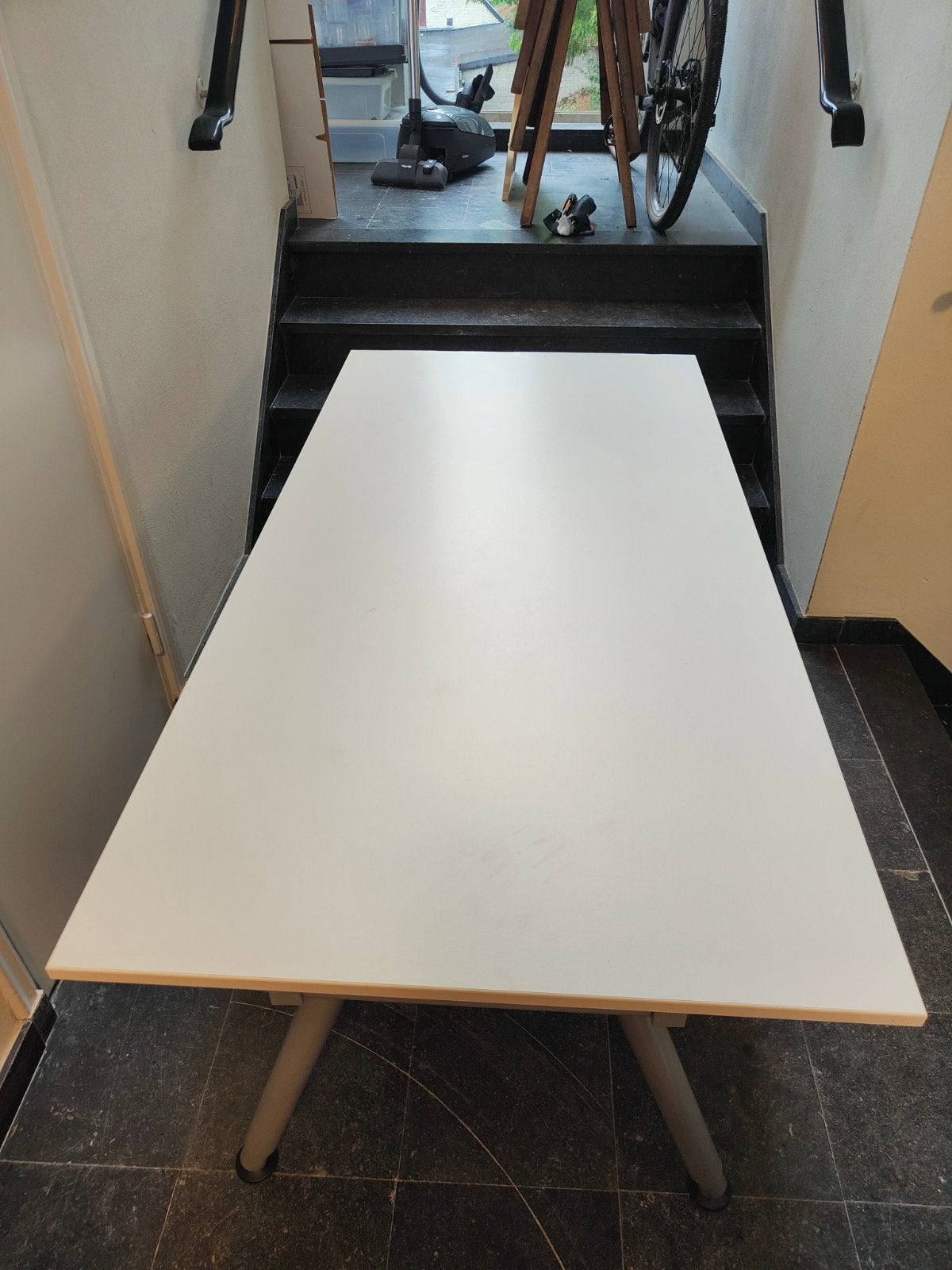 Verstelbare tafel/bureau, gratis, Ophalen of Verzenden, Gebruikt