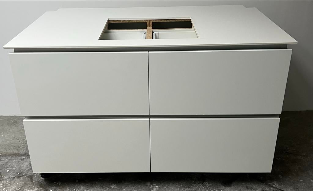Modern hoogglans witte kookeiland met veel opbergruimte, Ophalen, Gebruikt, 100 tot 150 cm, 75 cm of meer