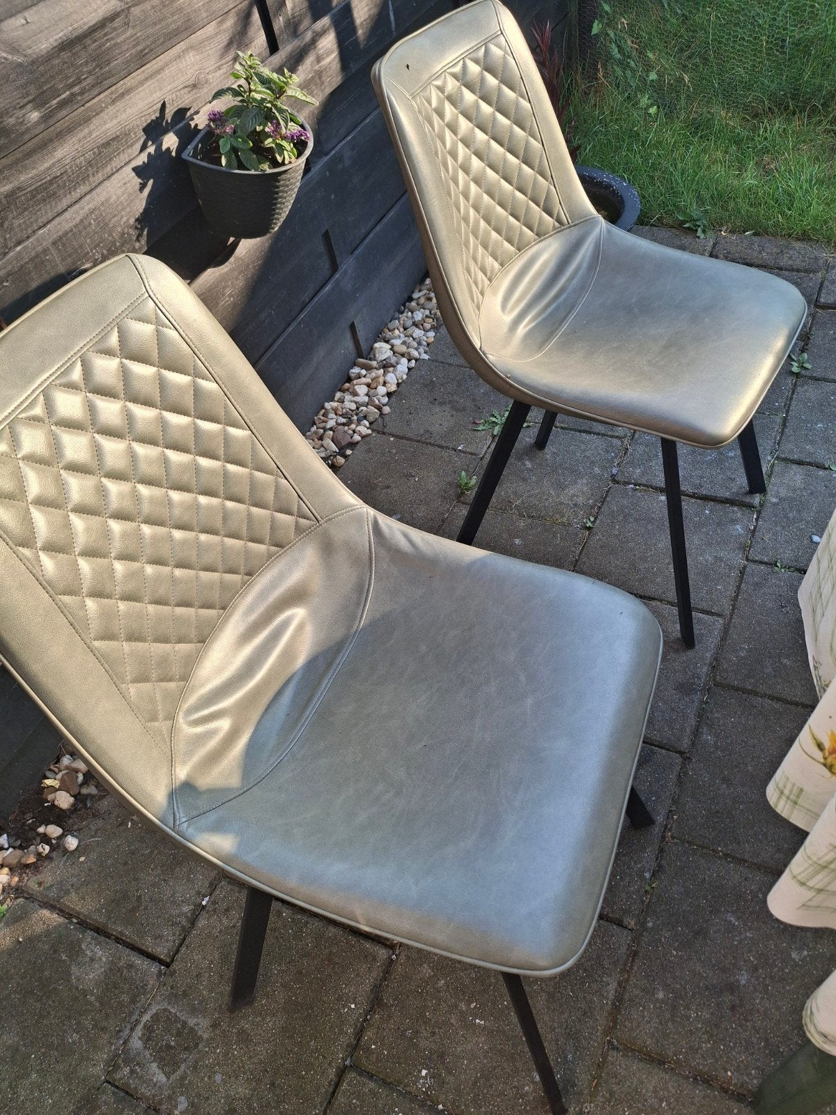 Set van 2 moderne stoelen - Grijs/Groen, Huis en Inrichting, Stoelen, Gebruikt, Twee, Kunststof, Metaal, Overige kleuren, Ophalen of Verzenden