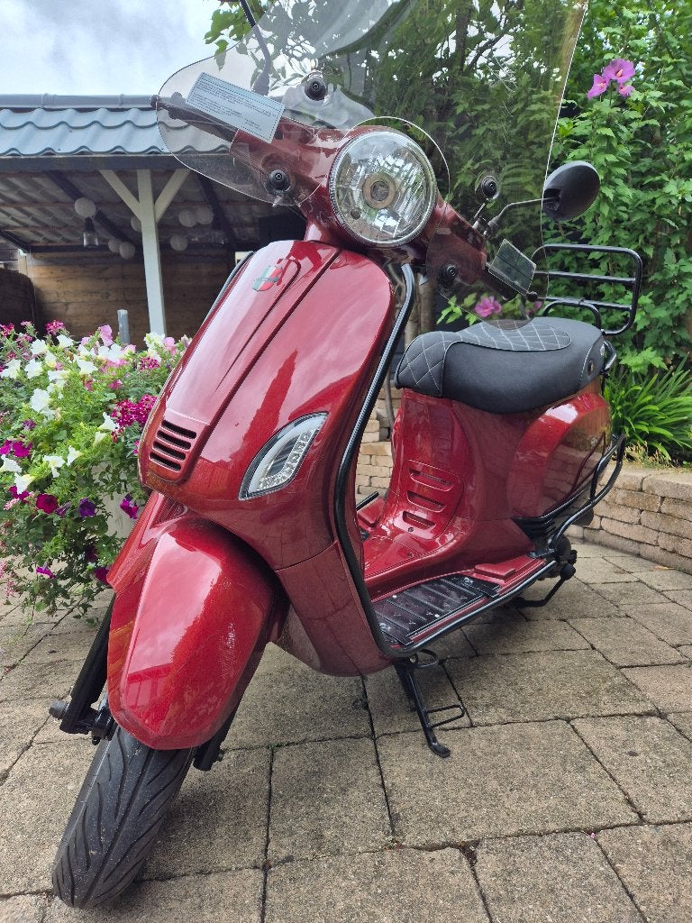 GTS Toscana snor scooter, Fietsen en Brommers, Snorfietsen en Snorscooters, Zo goed als nieuw, Benzine, Ophalen, Overige merken