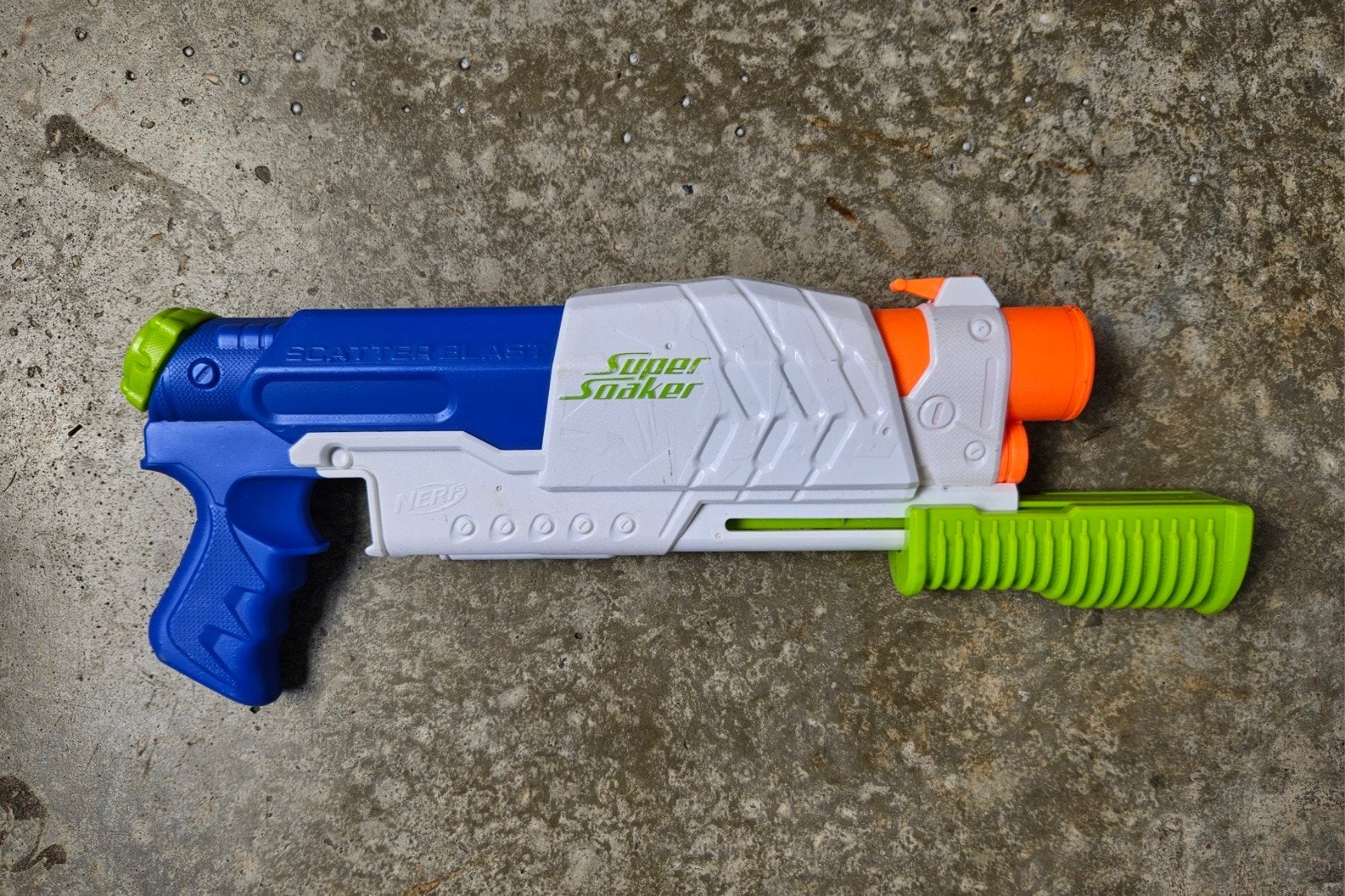 Nerf Super Soaker scatter blast, Kinderen en Baby's, Ophalen of Verzenden, Gebruikt