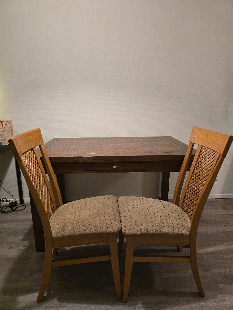 Elegant Wooden Dining Set: Table & Two Chairs, 100 tot 150 cm, Zo goed als nieuw, Vijf personen of meer, Rechthoekig