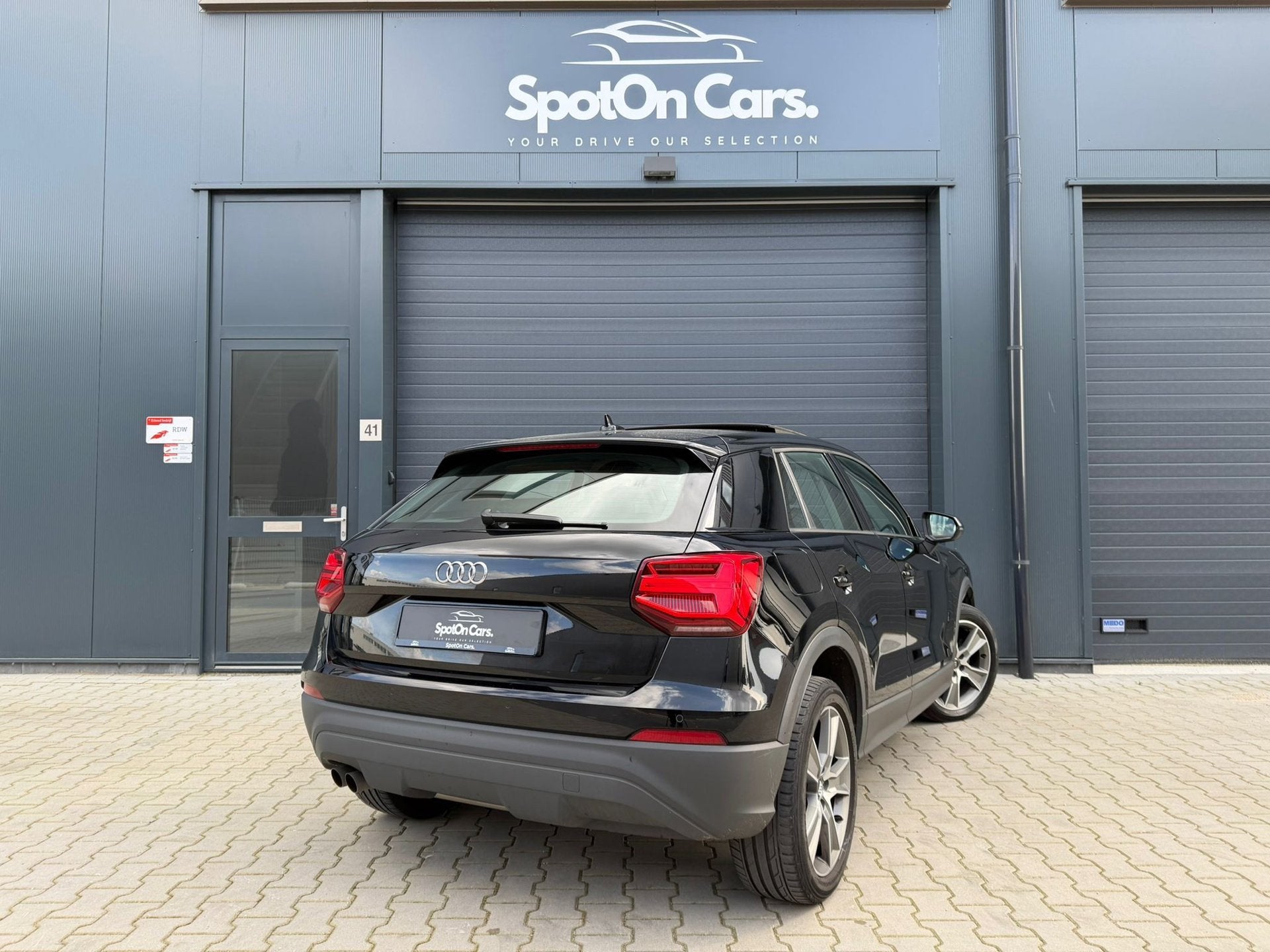 Audi Q2 35 TFSI S Edition AUTOMAAT PANO MATRIX KEYLESS, 4 cilinders, 150 pk, Zwart, Leder