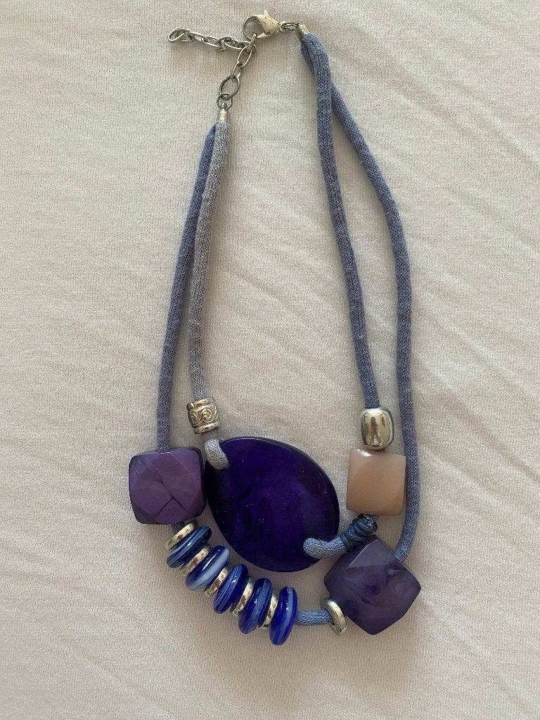 paarse ketting, Sieraden, Tassen en Uiterlijk, Kettingen, Ophalen of Verzenden, Zo goed als nieuw, Paars, Overige materialen
