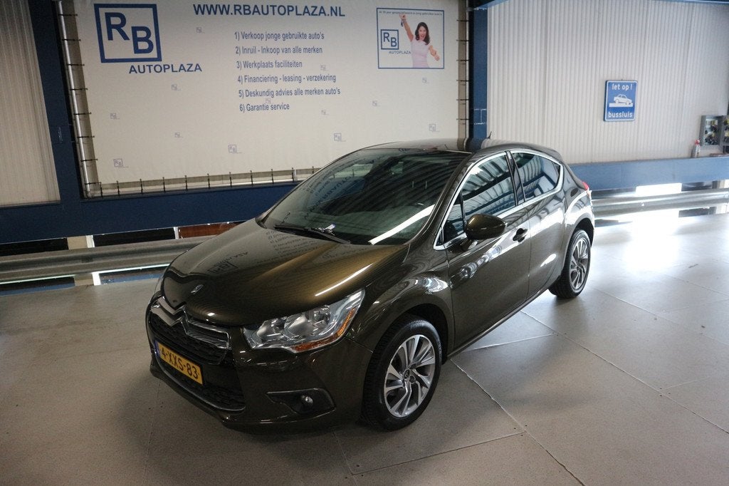Citroen DS4 1.6 VTi APK 6-2027 / MASSAGE / RIJKLAAR ! ! !, Auto's, Citroën, Euro 5, Gebruikt, 4 cilinders, Bruin