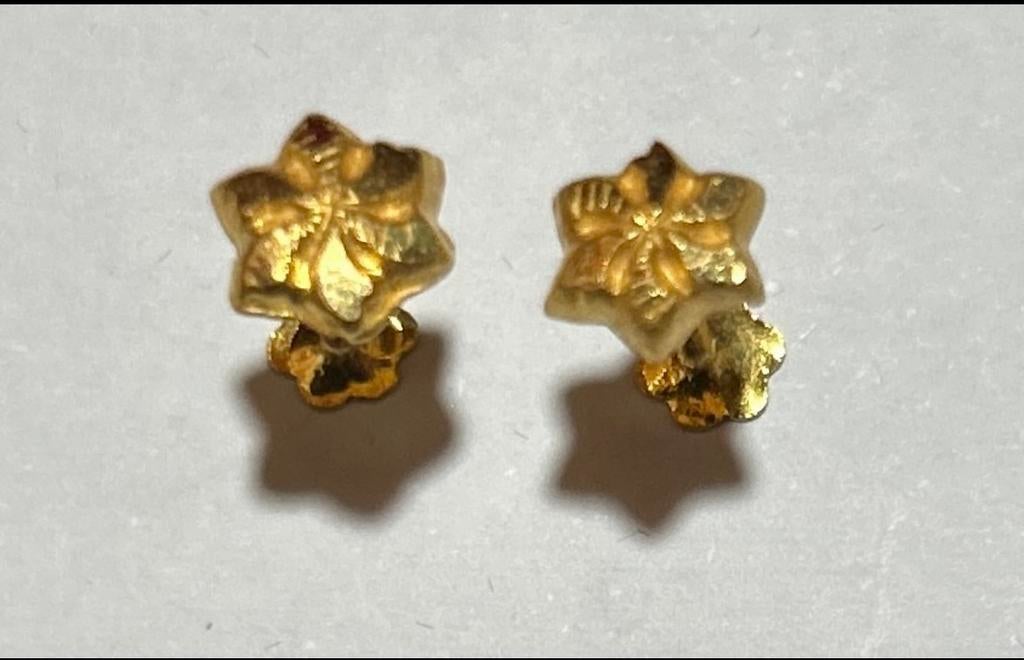 Echte Goud (21,Karaat) Oorbellen nieuw in doos, Ophalen, Nieuw, Knopjes of Stekers, Goud