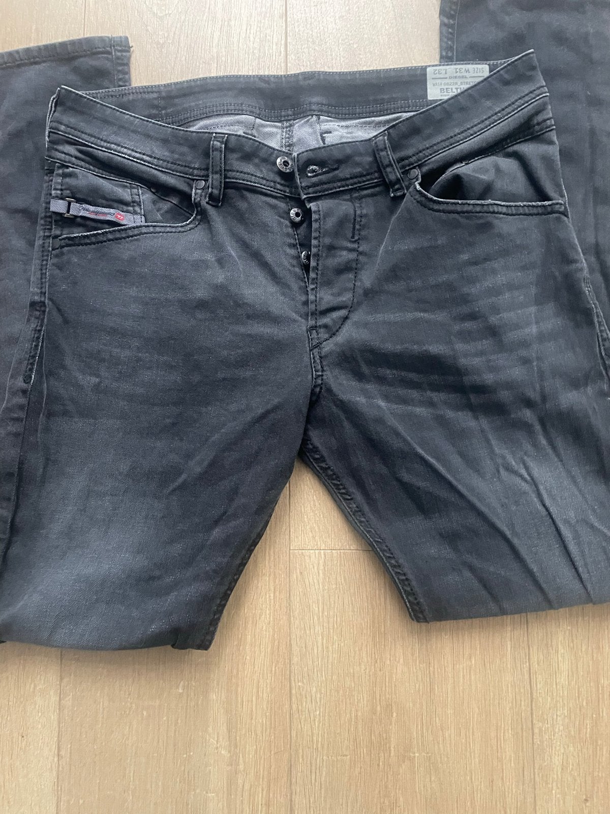 Diesel Belther Regular Slim Tapered Jeans W31 L32 Grijs, Kleding | Heren, Ophalen of Verzenden, Zo goed als nieuw, Grijs, W32 (confectie 46) of kleiner