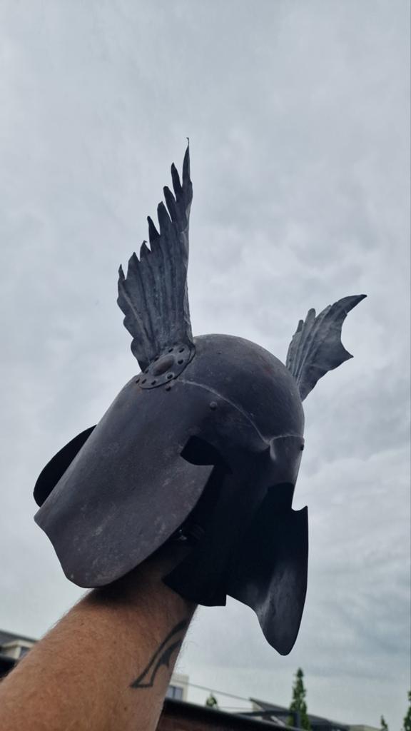 Handgemaakte Bronzen Cosplay Helm met Vleugels, Ophalen of Verzenden, Overige soorten, Overige gebieden, Helm of Baret