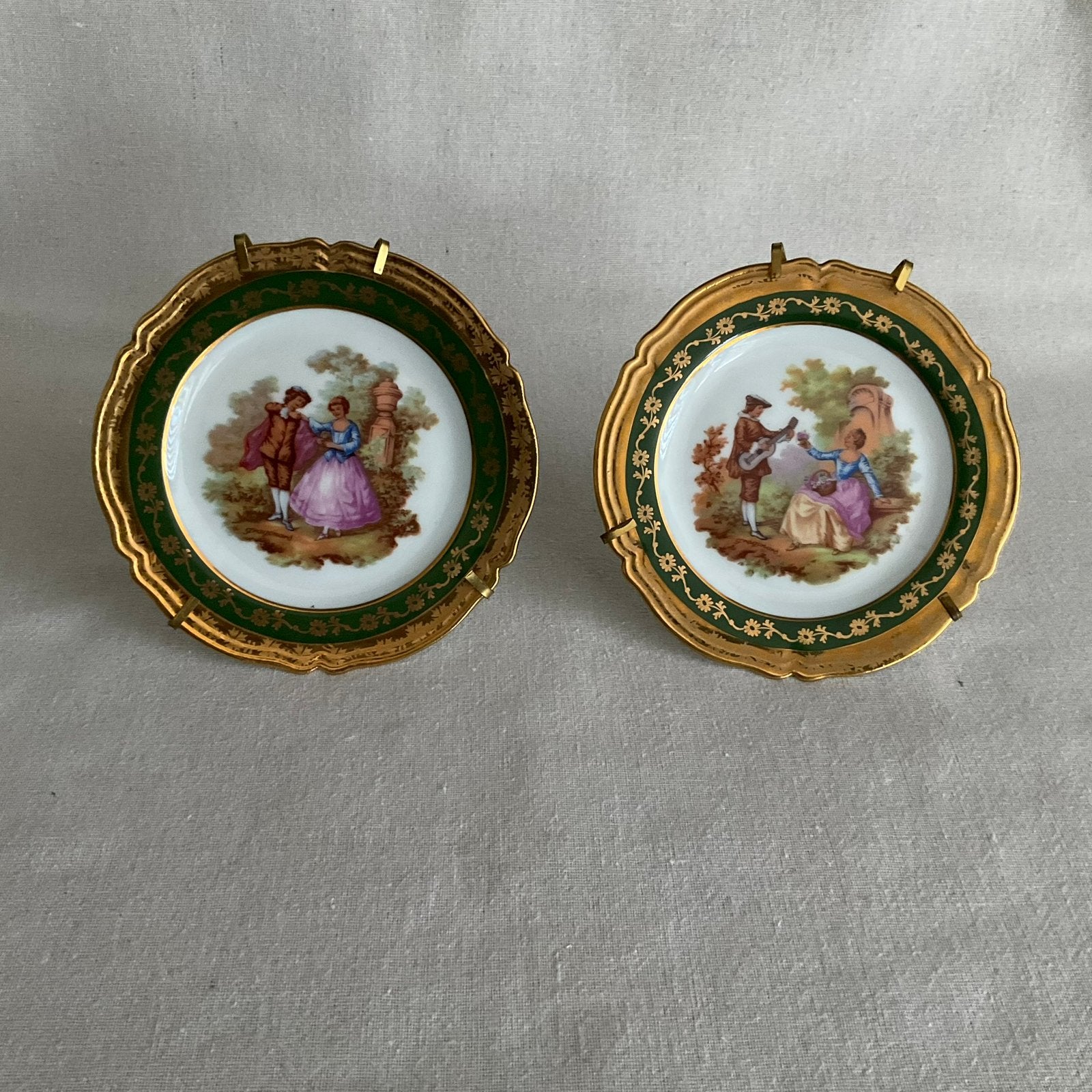 2 Bordjes Limoges porselein, Ophalen of Verzenden, Gebruikt, Porselein, Bord of Schaal