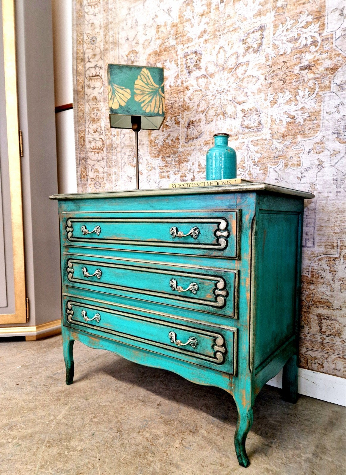 Echt unieke handbeschilderde dressoir/ Vintage kastje, Donyavimin@gmail.com, Mina Donyavi Meubels, Ophalen of Verzenden, Zo goed als nieuw