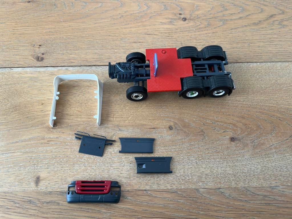 Tekno scania chassis met onderdelen, Hobby en Vrije tijd, Ophalen of Verzenden, Gebruikt, Bus of Vrachtwagen, Tekno