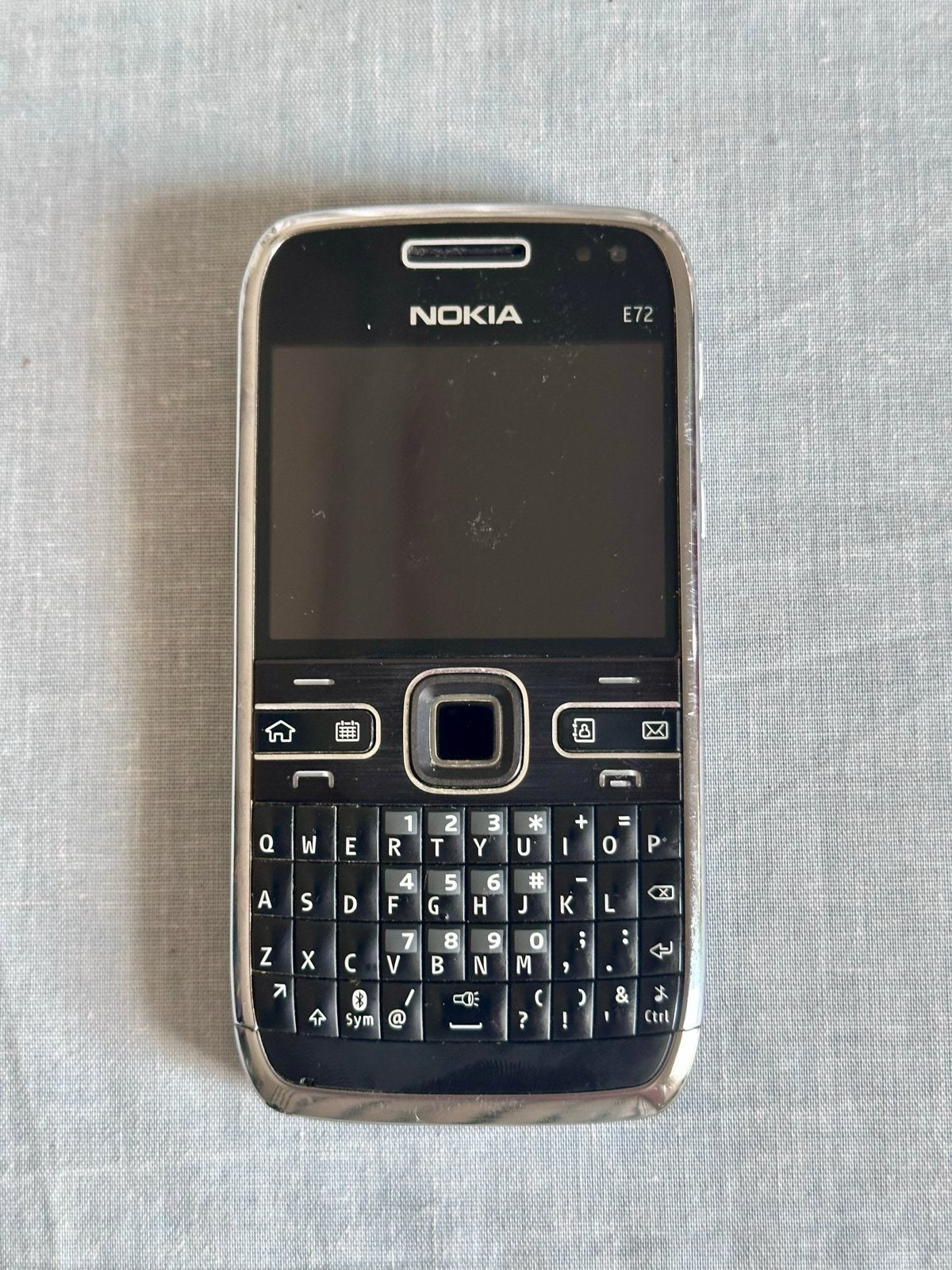 Nokia E72 - Zonder oplader, inclusief hoesje, Gebruikt, Zwart, Fysiek toetsenbord, 3 tot 6 megapixel
