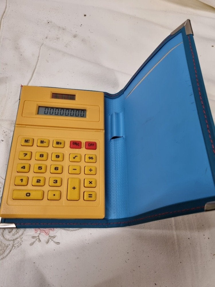 rekenmachine in mapje lichtenergie, Ophalen of Verzenden, 'T Olde Gre-j, Info@toldegrej.nl, Endepoelstraat 20f Didam
