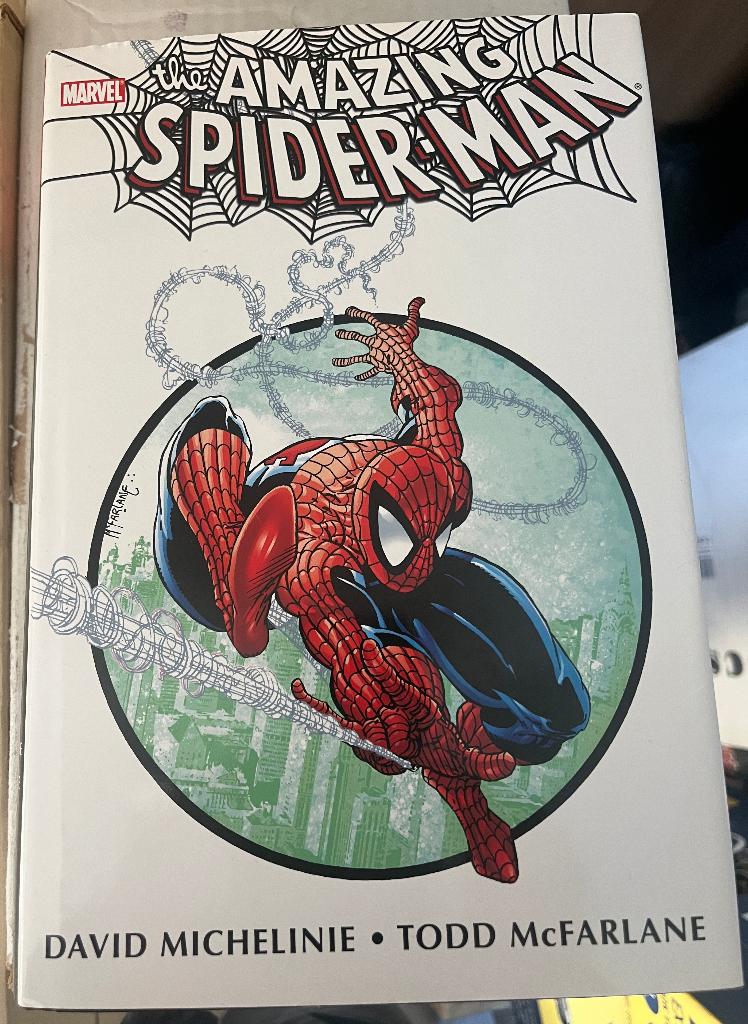 Amazing Spider-man Omnibus by Michelinie & McFarlane, Boeken, Strips | Comics, Eén comic, Amerika, Ophalen of Verzenden, Zo goed als nieuw