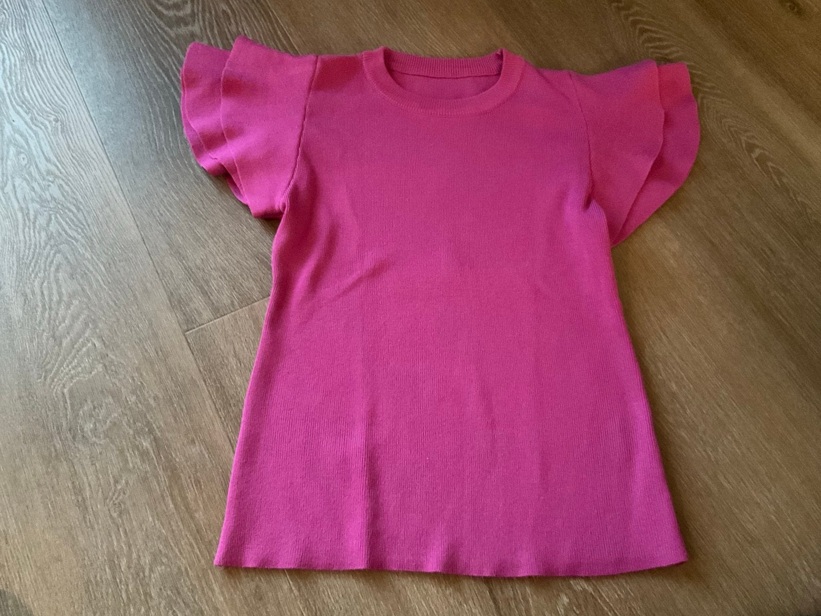 Roze top met ruches mouwen, Kleding | Dames, T-shirts, Maat 38/40 (M), Verzenden, Zo goed als nieuw, Korte mouw