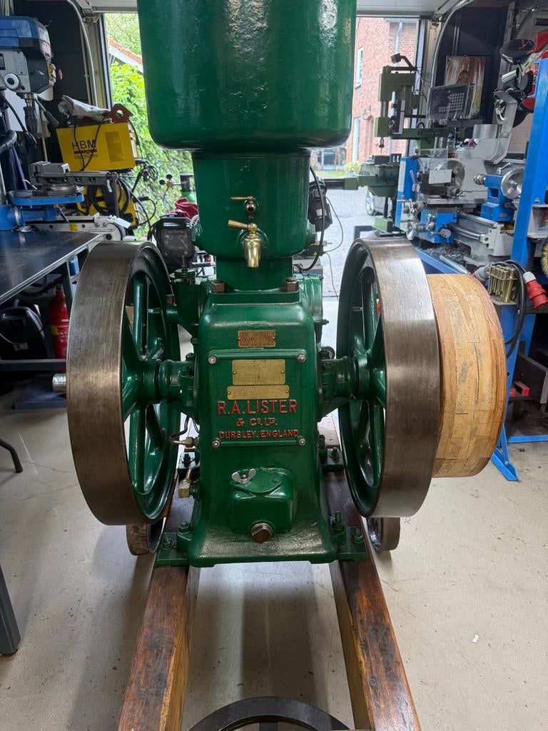 Lister motor op mooi houten kar, werkend te zien, Ophalen, Gebruikt, Benzinemotor, Minder dan 1400 rpm