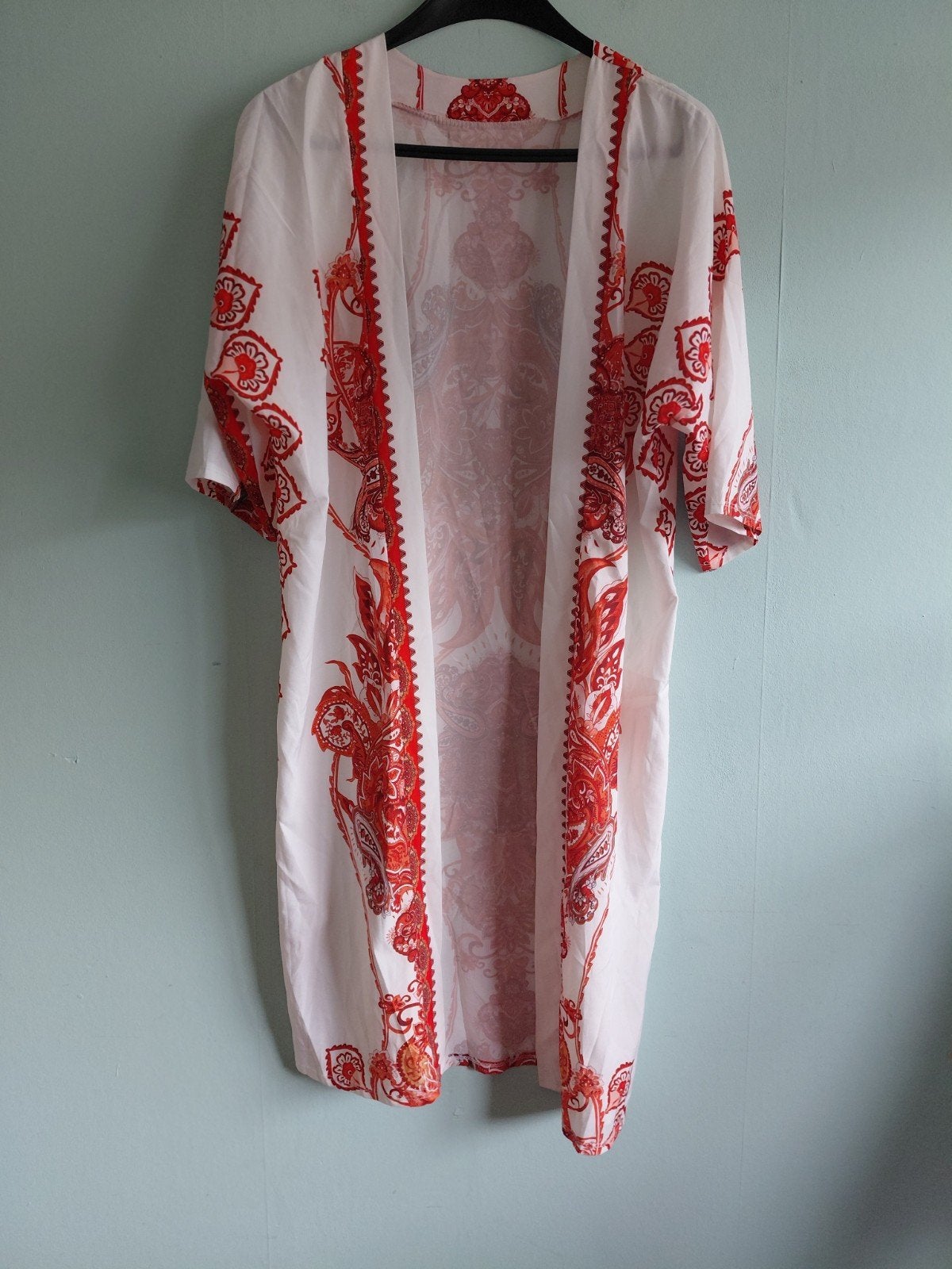 Witte kimono met rood paisley patroon, Maat 38/40 (M), Wit, Ophalen of Verzenden, Onder de knie