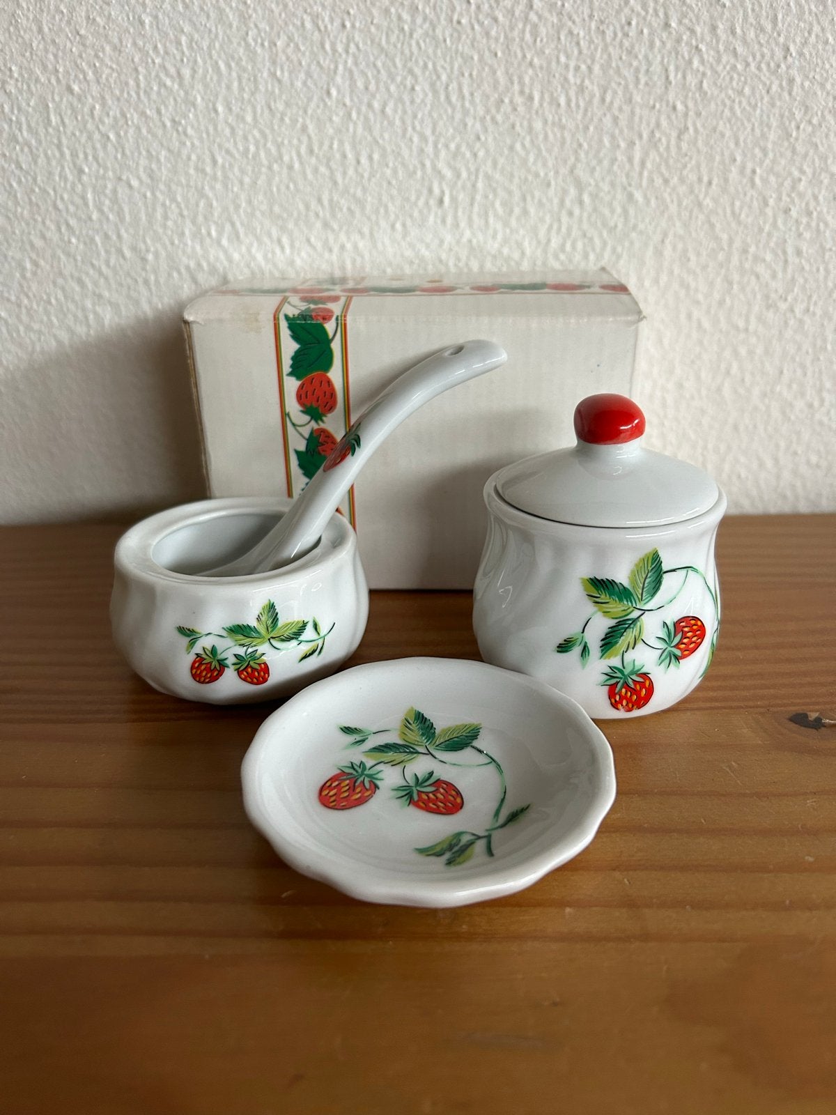 Aardbeien Theesetje - Miniatuur Porselein, Ophalen of Verzenden