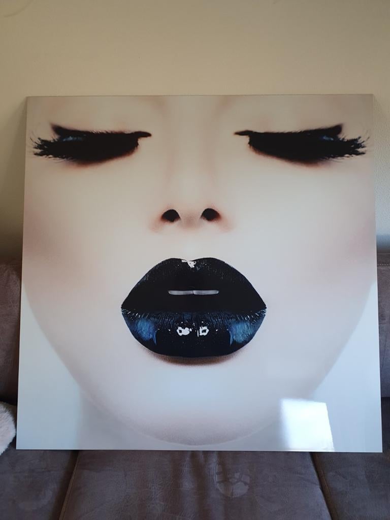 Mondiart 'Girl Black Lips Closed Eyes' 100 x 100, Ophalen