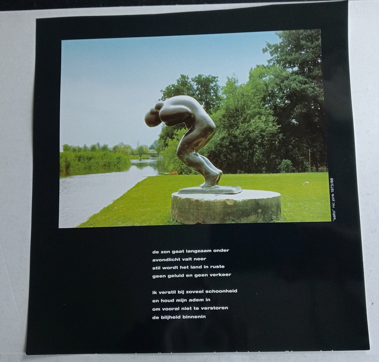 Nic Jonk poëzie print met sculptuur, Ophalen of Verzenden