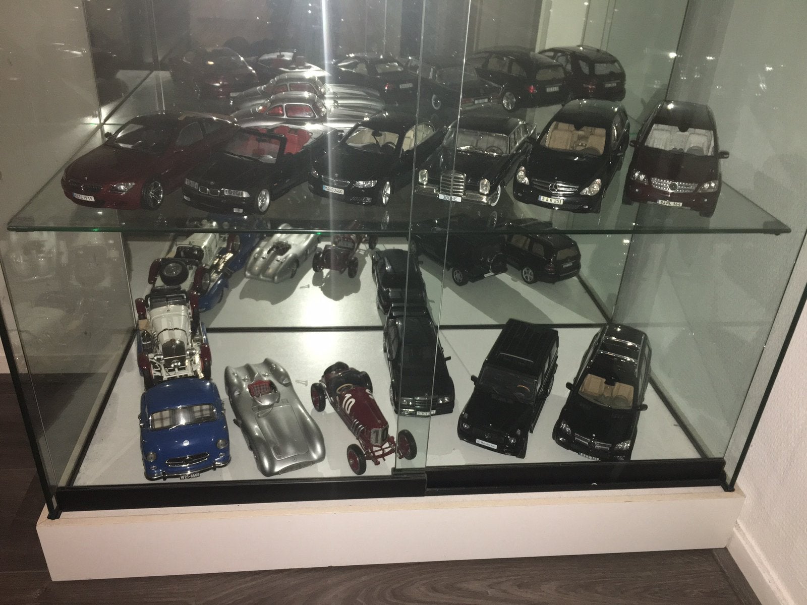 GEZOCHT Verzameling modelauto’s 1:18 CMC, AutoArt, Kyosho, Ophalen, Zo goed als nieuw, Auto, Autoart