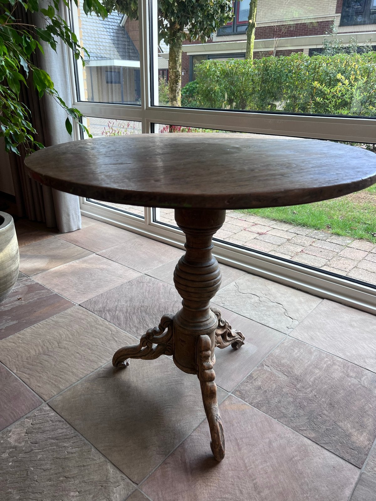 Antieke houten ronde tafel met gedraaide poot, Antiek en Kunst, Ophalen