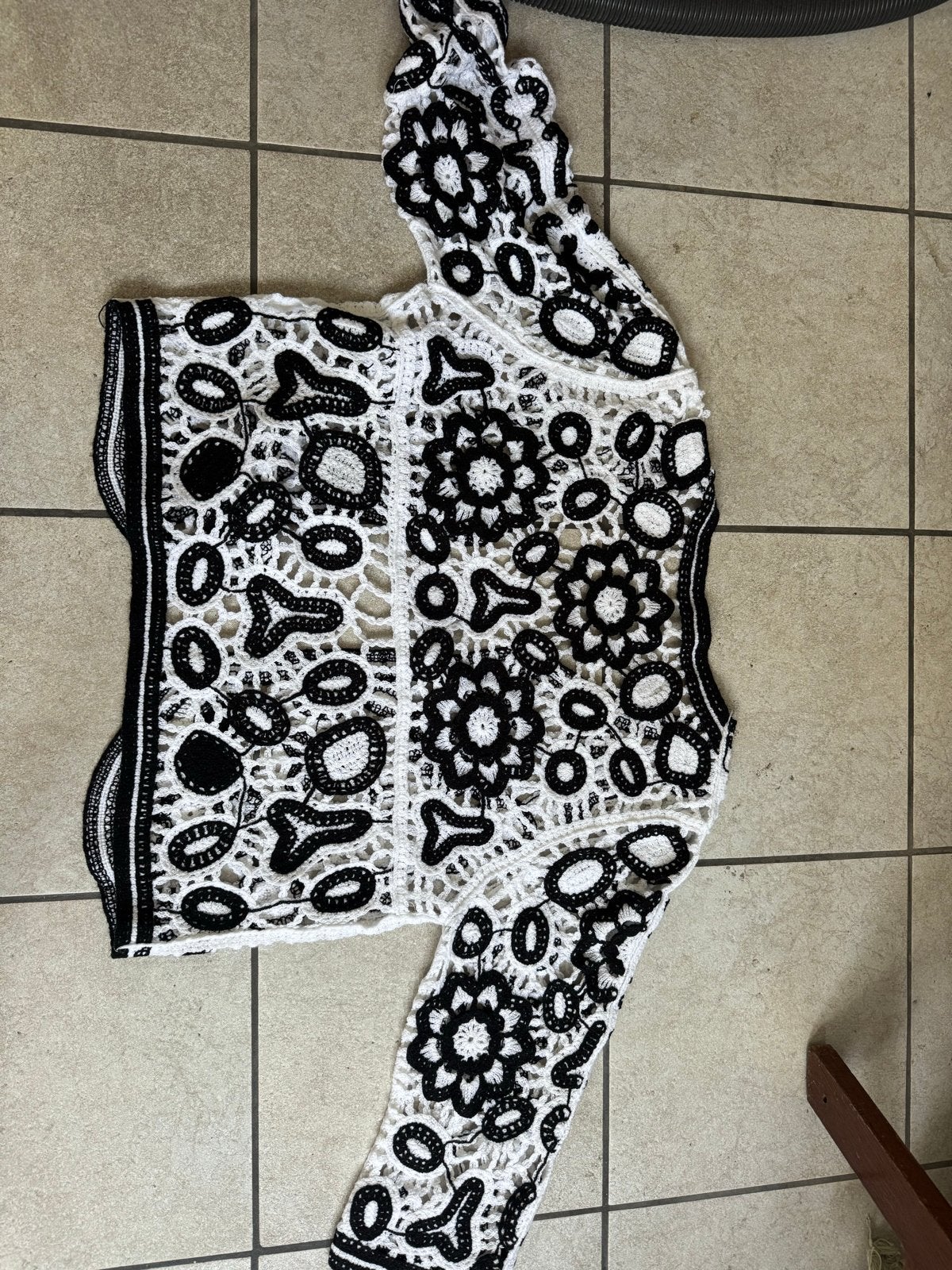 Zwart-wit gehaakt bolero vestje met lange mouwen, Maat 38/40 (M), Zwart, Ophalen of Verzenden, Zo goed als nieuw