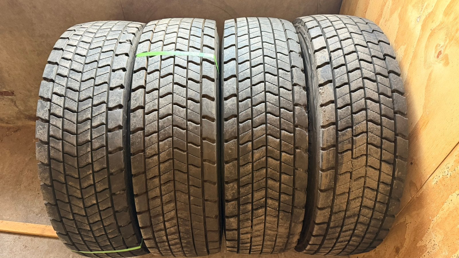 Set van 275/70/22.5 Continental banden, Auto-onderdelen, Banden en Velgen, Gebruikt, Vrachtwagen, 275 mm, Overige maten