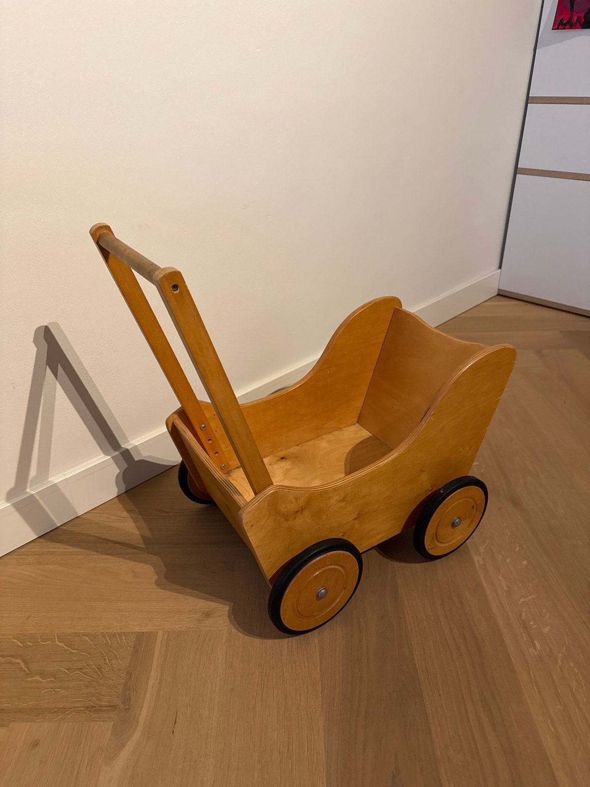Houten poppenwagen / loopwagen, Ophalen, Gebruikt, Jongen of Meisje