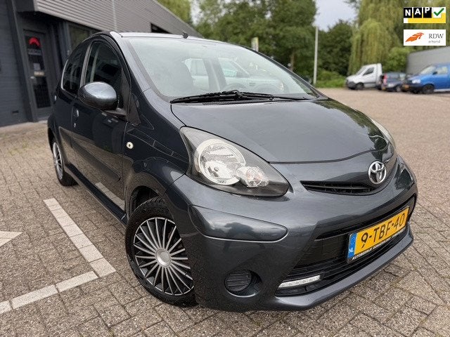 Toyota Aygo 1.0 VVT-i Aspiration | Bluetooth | Apk | Nap | A, Auto's, Voorwielaandrijving, Euro 5, Gebruikt, 4 stoelen