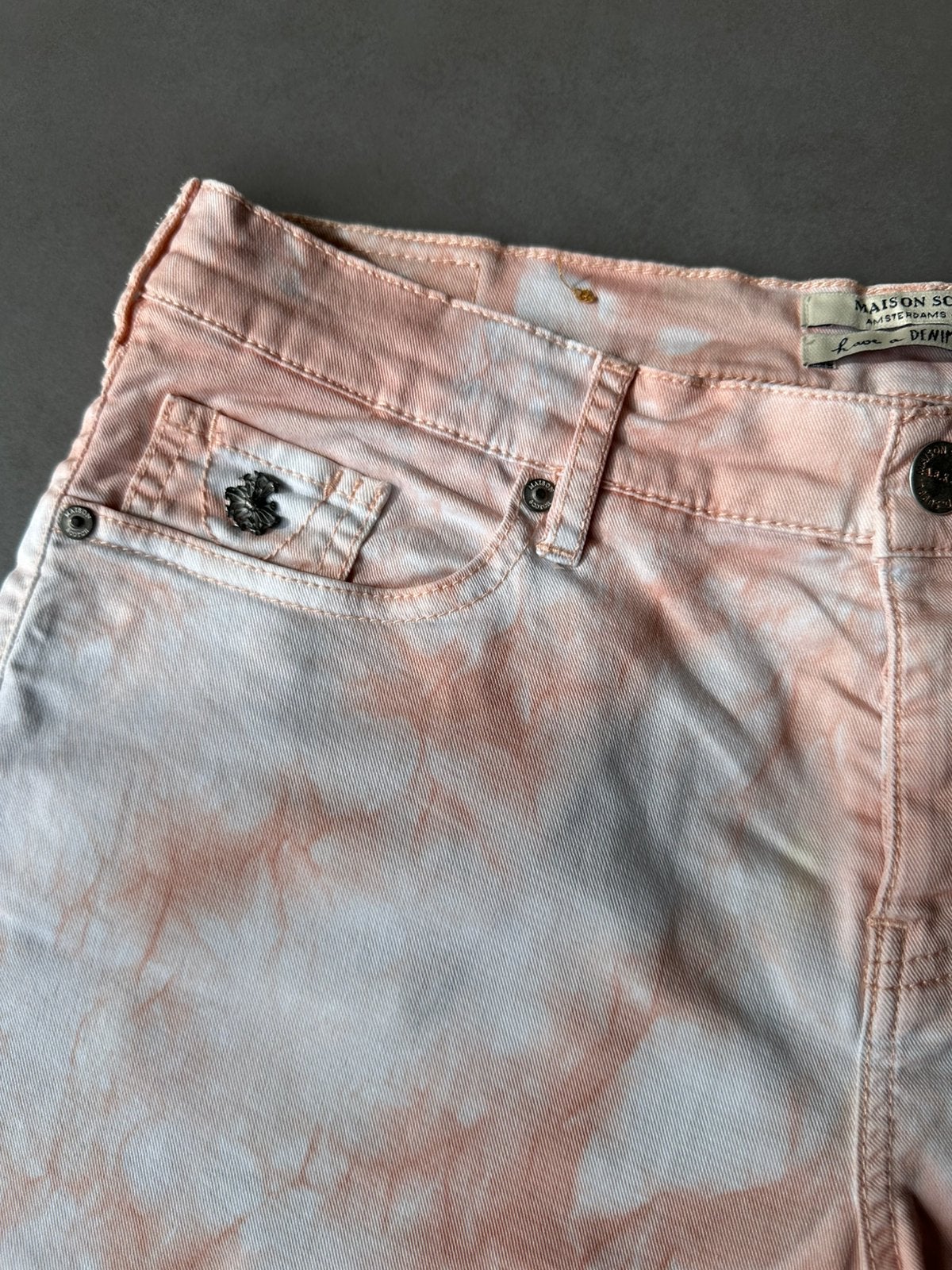 Zalm/witte Maison Scotch short, maat W28 = 40, Maat 38/40 (M), Kort, Verzenden, Oranje