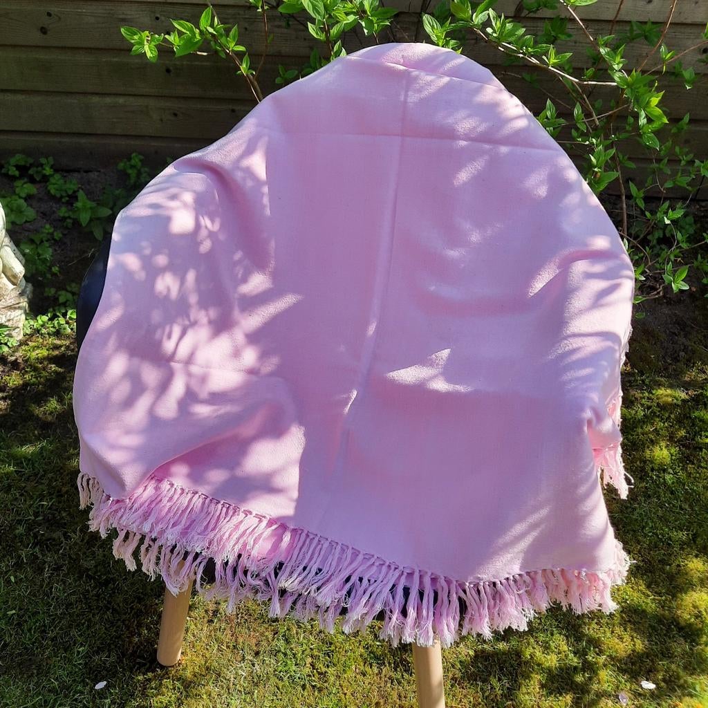 Roze tafelkleed met franje, 2.40  1.60 cm., Ophalen of Verzenden, Rechthoek