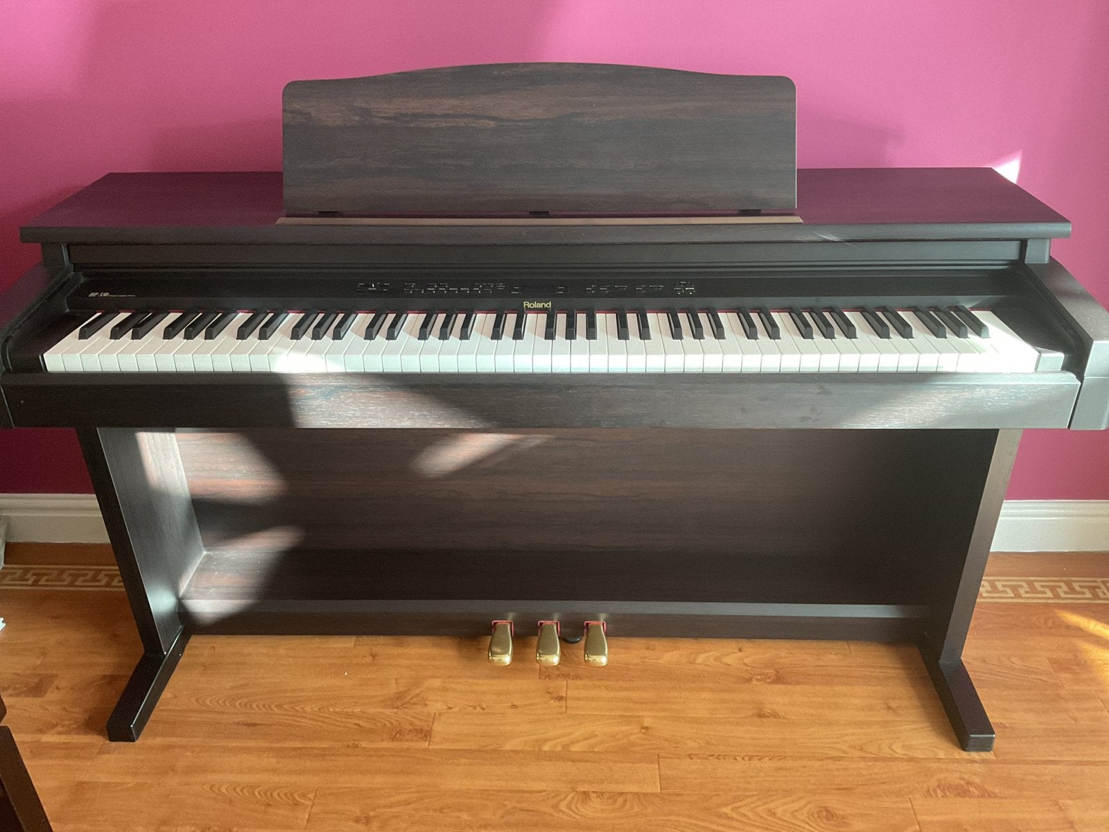 Roland digitale piano hp330 moet vandaag weg, Ophalen, Bruin, Digitaal, Zo goed als nieuw