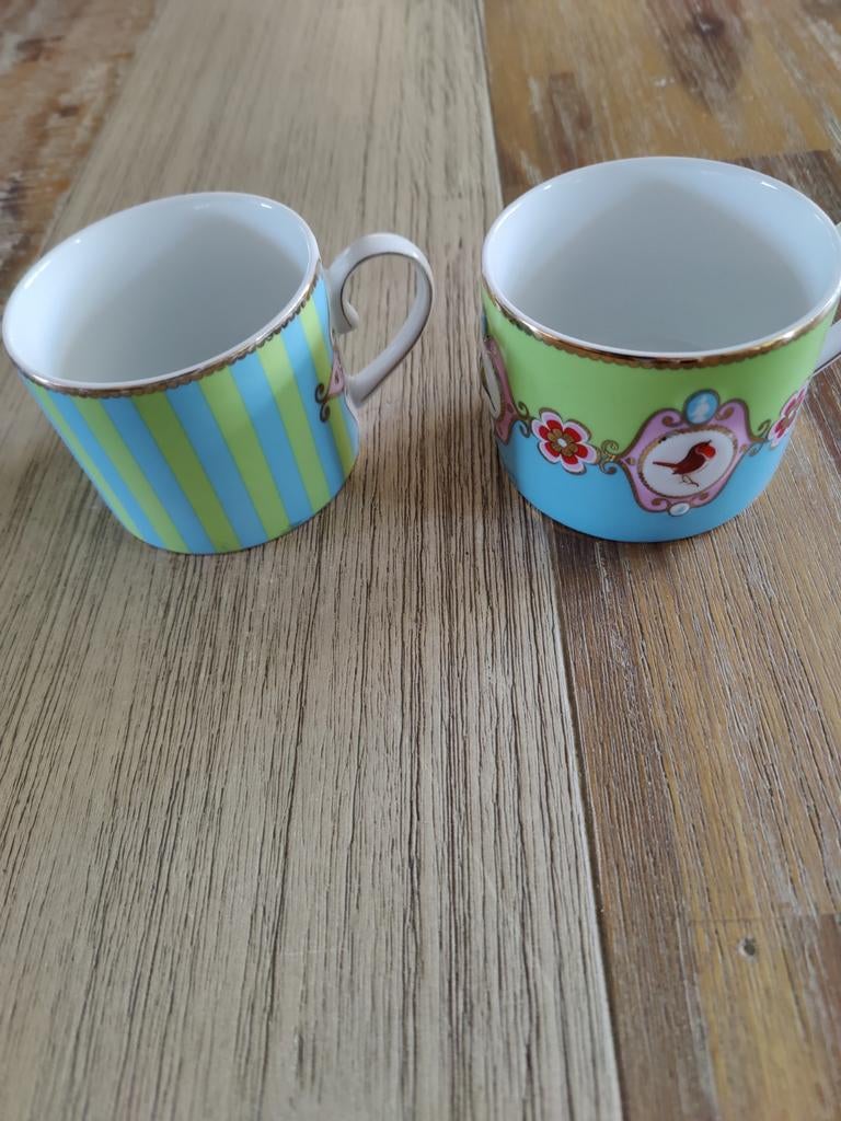 2 pip studio mokken love birds, Huis en Inrichting, Ophalen of Verzenden, Zo goed als nieuw, Overige stijlen, Kop(pen) en/of Schotel(s)