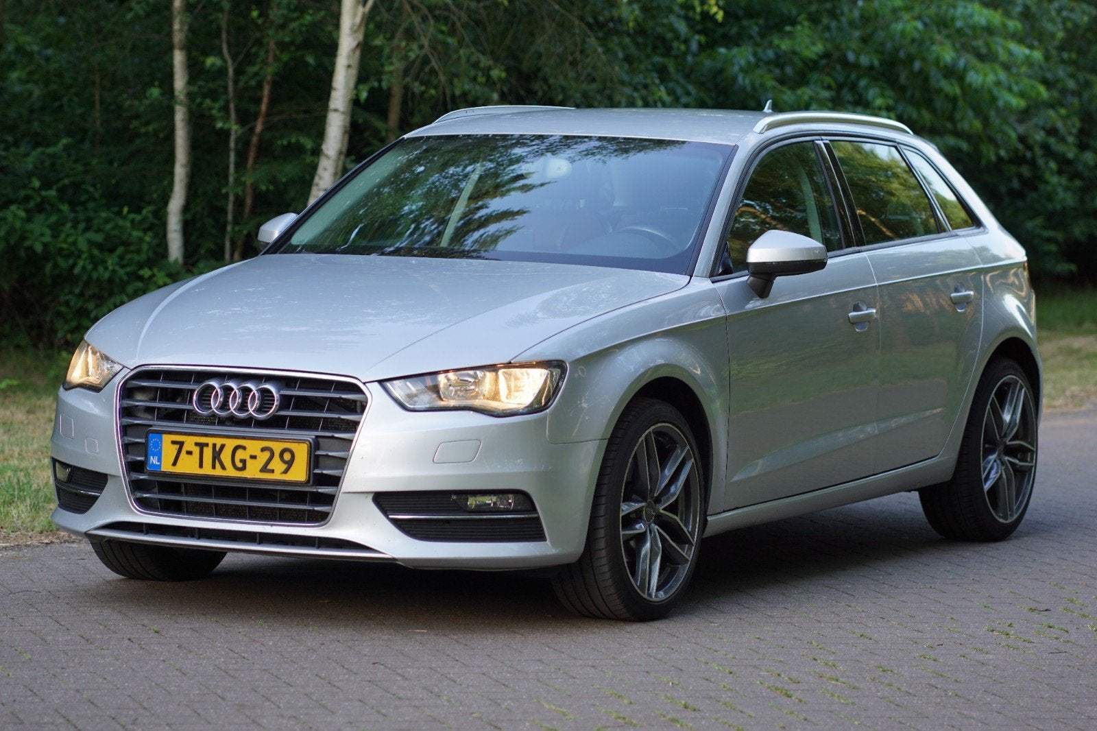 Audi A3 1.6 TDI 77KW Sportback 2013 perfect onderhouden, Auto's, Audi, Voorwielaandrijving, 4 cilinders, Leder, Bruin