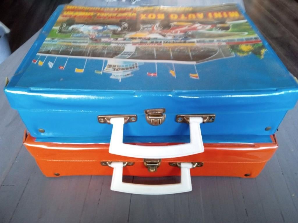 2x lege Mini auto box koffers met rekjes, voor oa matchbox, Ophalen of Verzenden, Gebruikt
