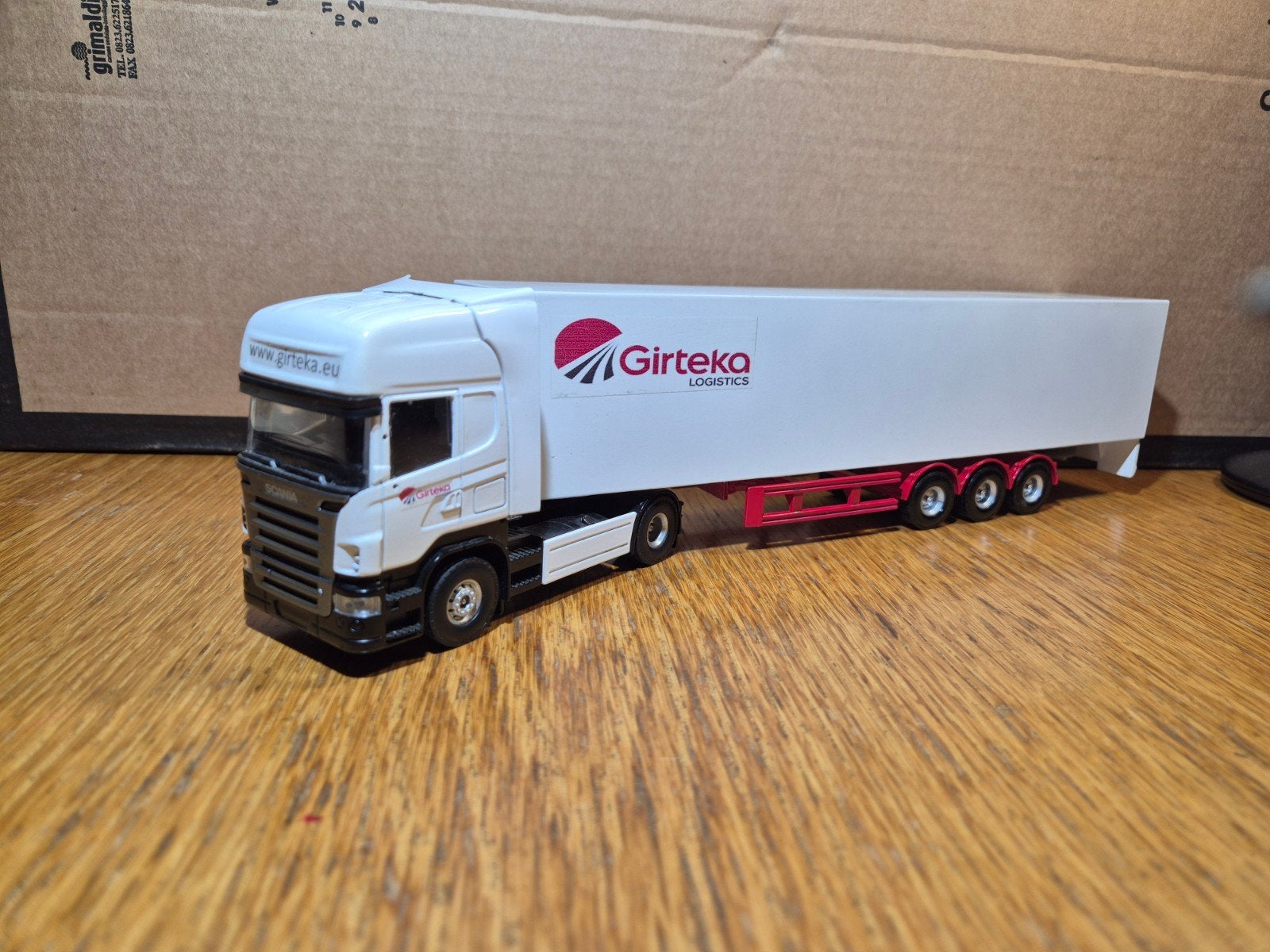 scania 1/50 girteka logisticks, Hobby en Vrije tijd, Ophalen of Verzenden, Zo goed als nieuw, Bus of Vrachtwagen, Overige merken