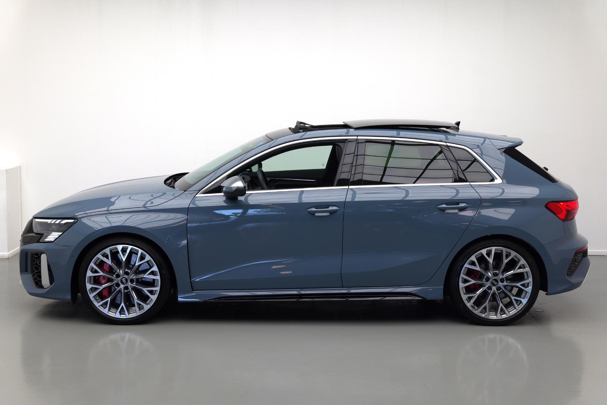 Audi RS3 Sportback 2.5 TFSI quattro |Pano|Ceramic|360|Massag, Auto's, Automaat, Gebruikt, RS3, Bedrijf