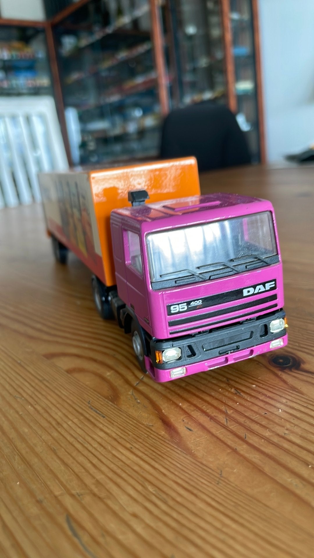 Daf 95 400 Ati truck met oplegger “Vicks”, Ophalen of Verzenden, Zo goed als nieuw, Bus of Vrachtwagen, Lion Toys