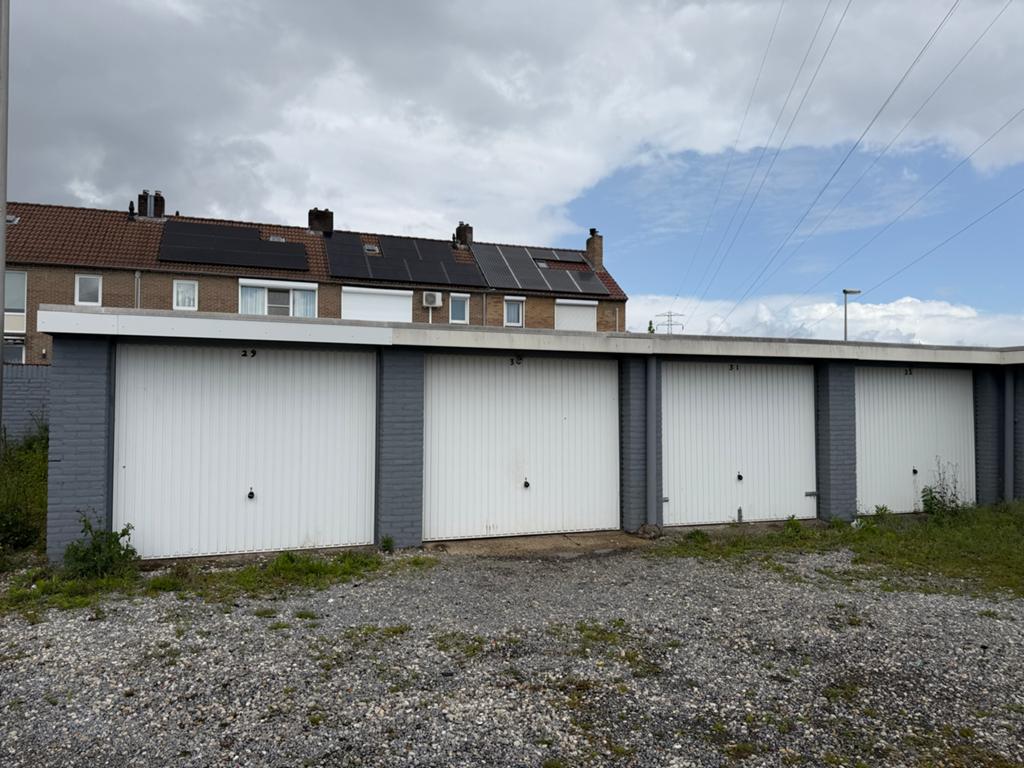 Te Koop: 9 garageboxen in Heerlen, Huizen en Kamers