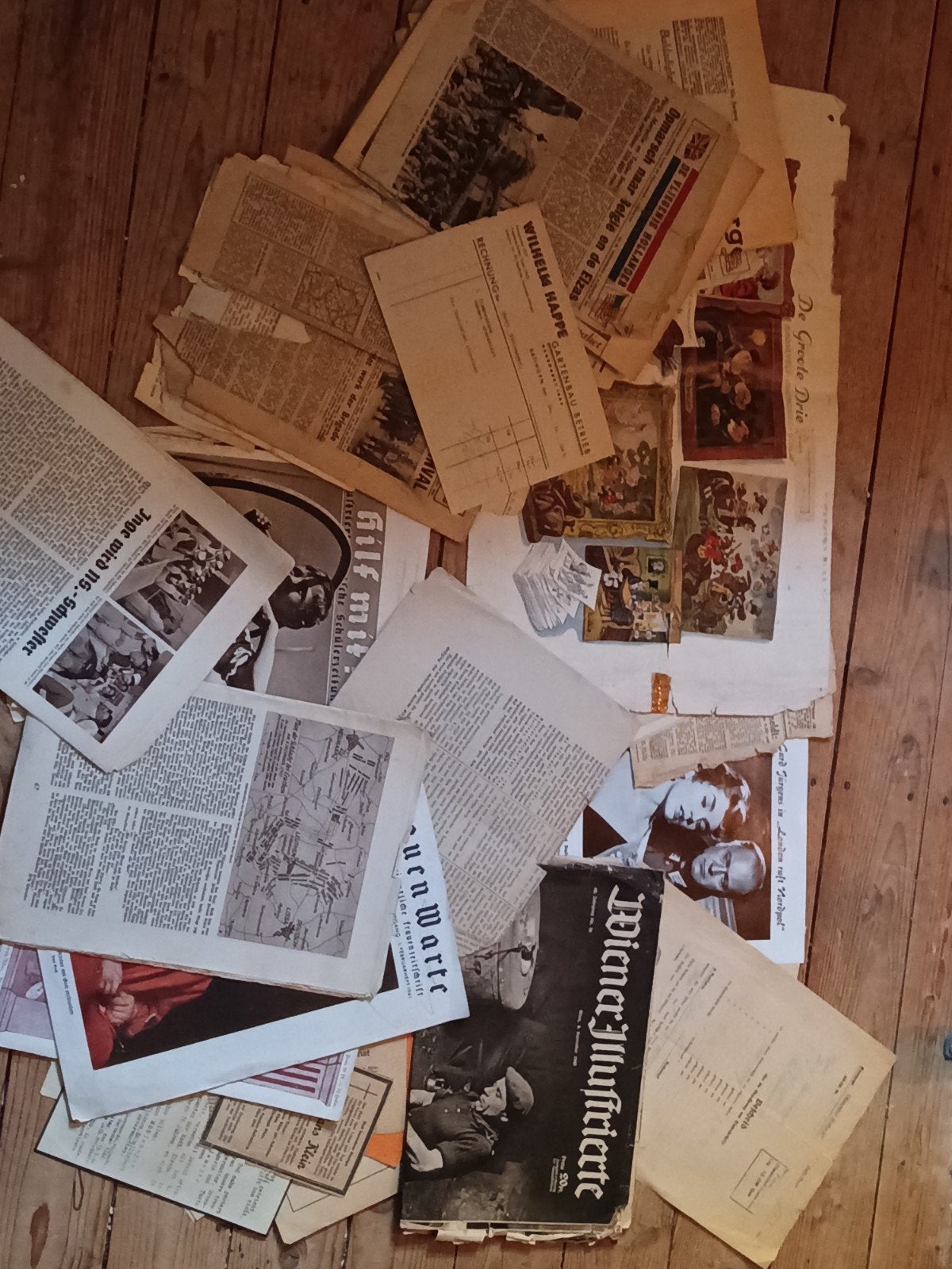 lot papierwerk ww2 Duits/nederlands, Verzamelen, Militaria | Tweede Wereldoorlog, Ophalen of Verzenden, Duitsland, Hulzen of Bodemvondsten