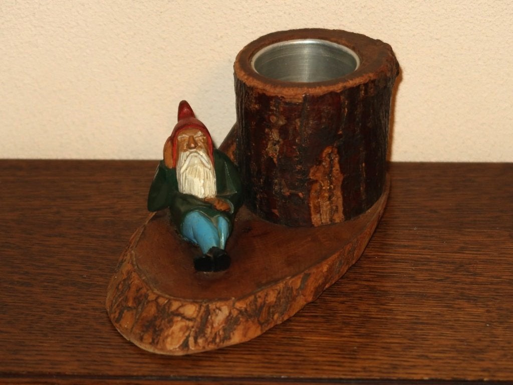 houten kabouter tafereel met vaasje, origineel houtsnijwerk, Verzenden, Hout, Houtsnijwerk