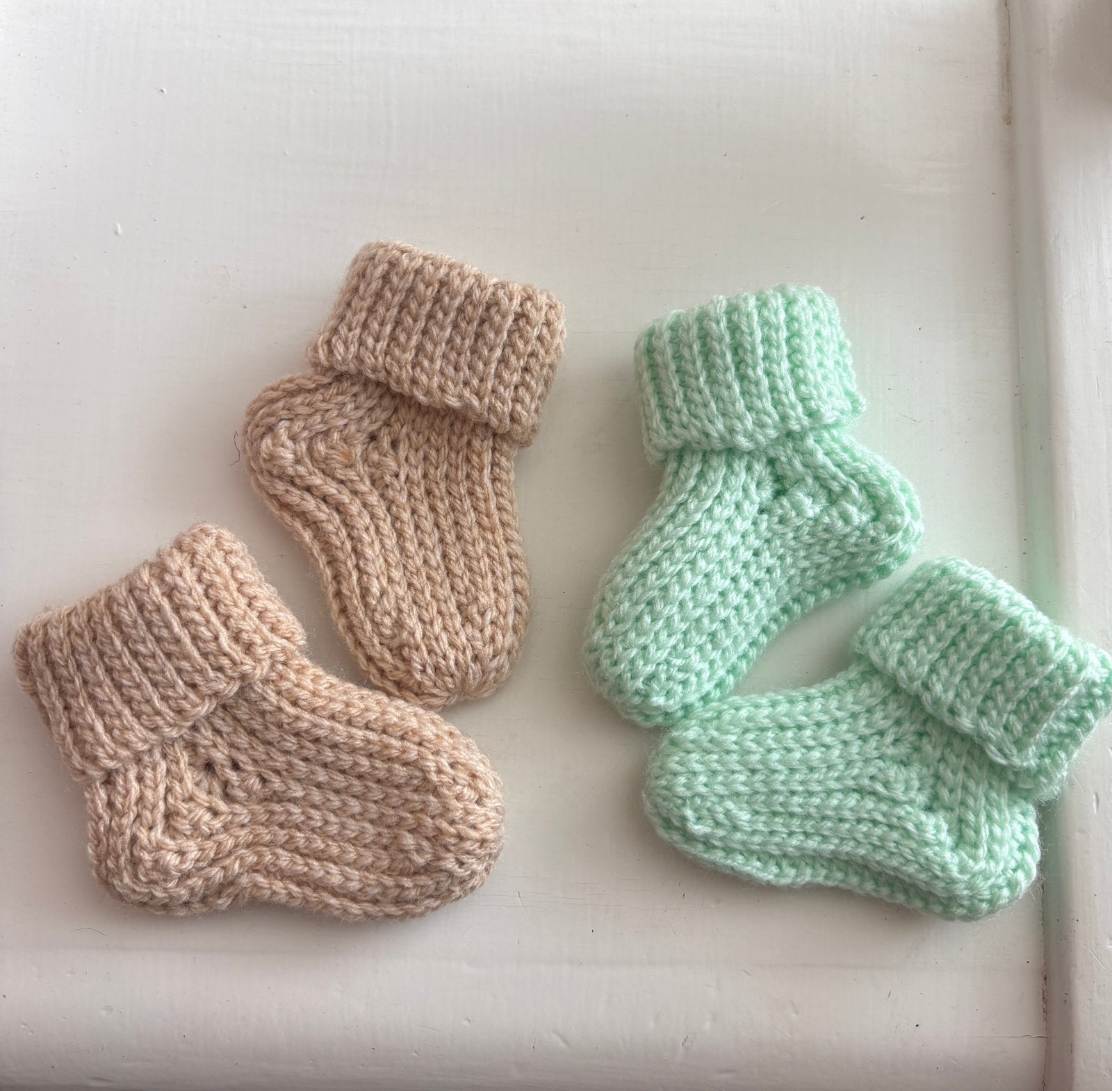Twee paar handgemaakte babysokjes, Slofjes, Jongetje of Meisje, Nieuw, Ophalen of Verzenden