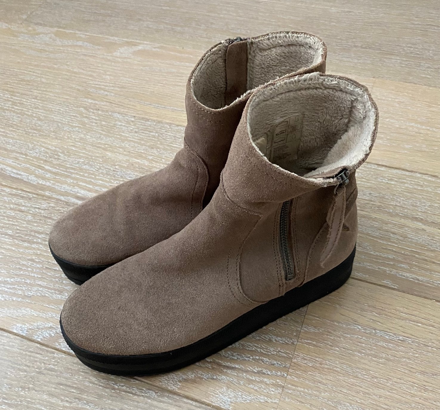 H&M boots, laarzen, beige-zand, leer, maat 40, nieuw, H&M, Beige, Lage of Enkellaarzen, Nieuw